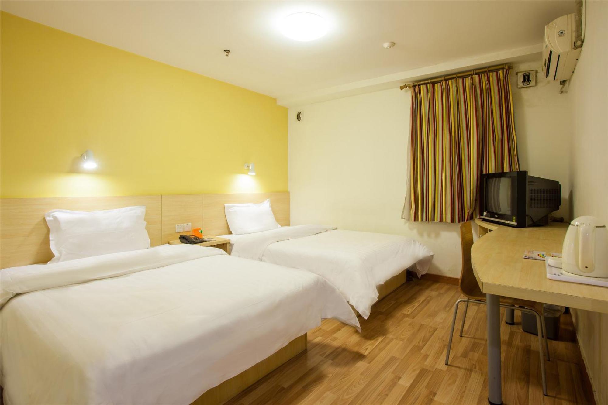 7Days Inn Guangzhou South Railway Station Huijiang Subway Station Ngoại thất bức ảnh