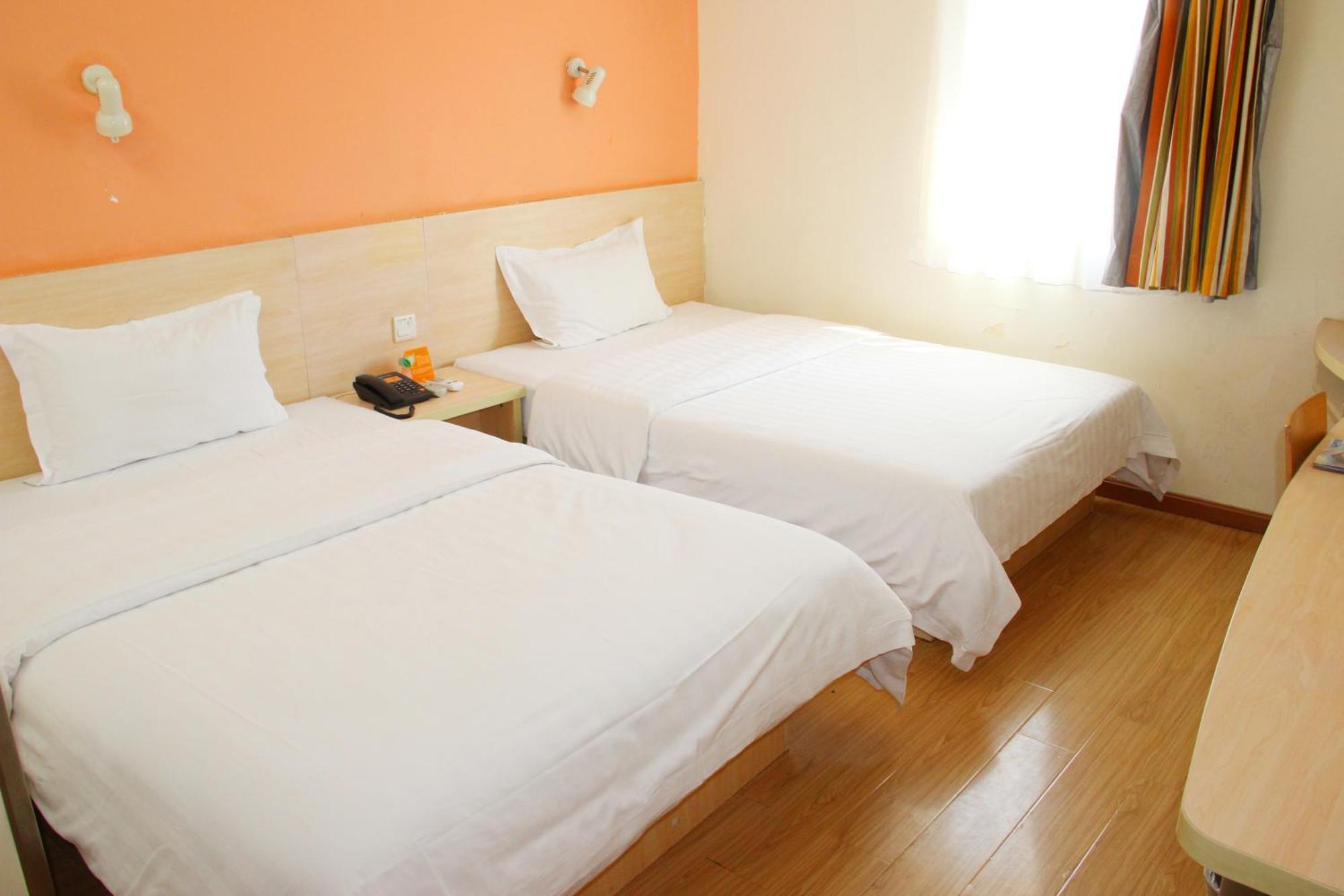 7Days Inn Guangzhou South Railway Station Huijiang Subway Station Ngoại thất bức ảnh