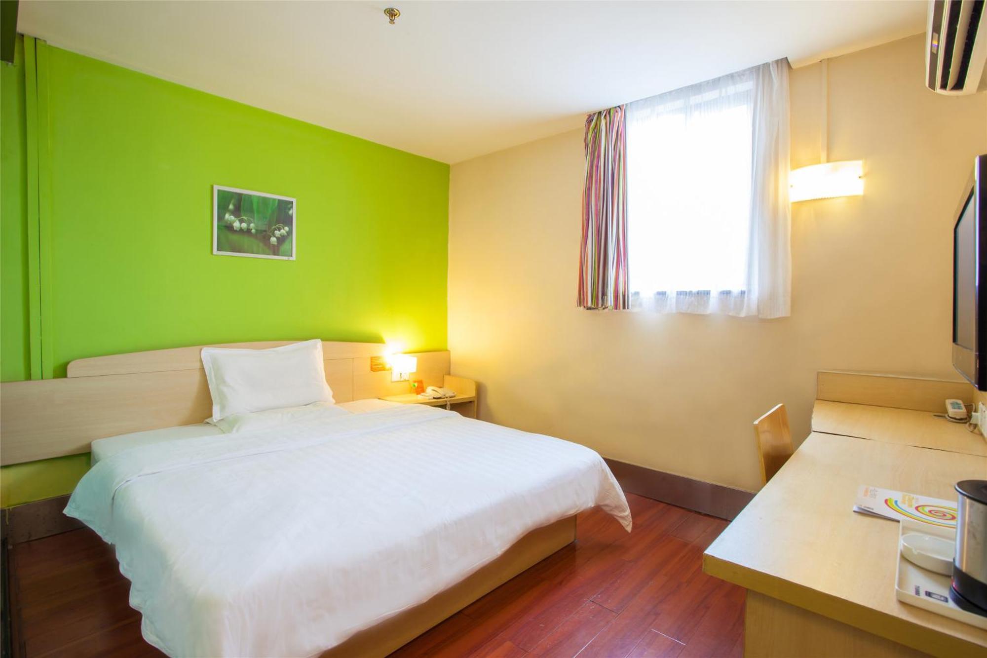 7Days Inn Guangzhou South Railway Station Huijiang Subway Station Ngoại thất bức ảnh