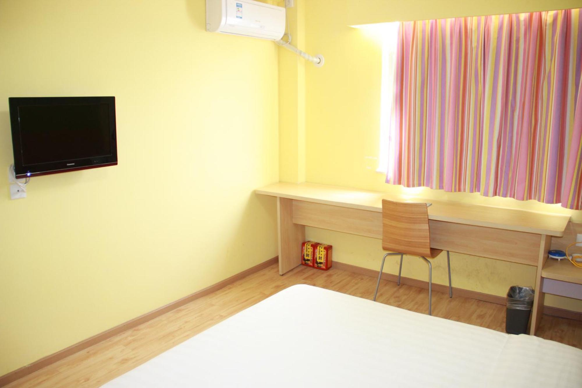 7Days Inn Guangzhou South Railway Station Huijiang Subway Station Ngoại thất bức ảnh