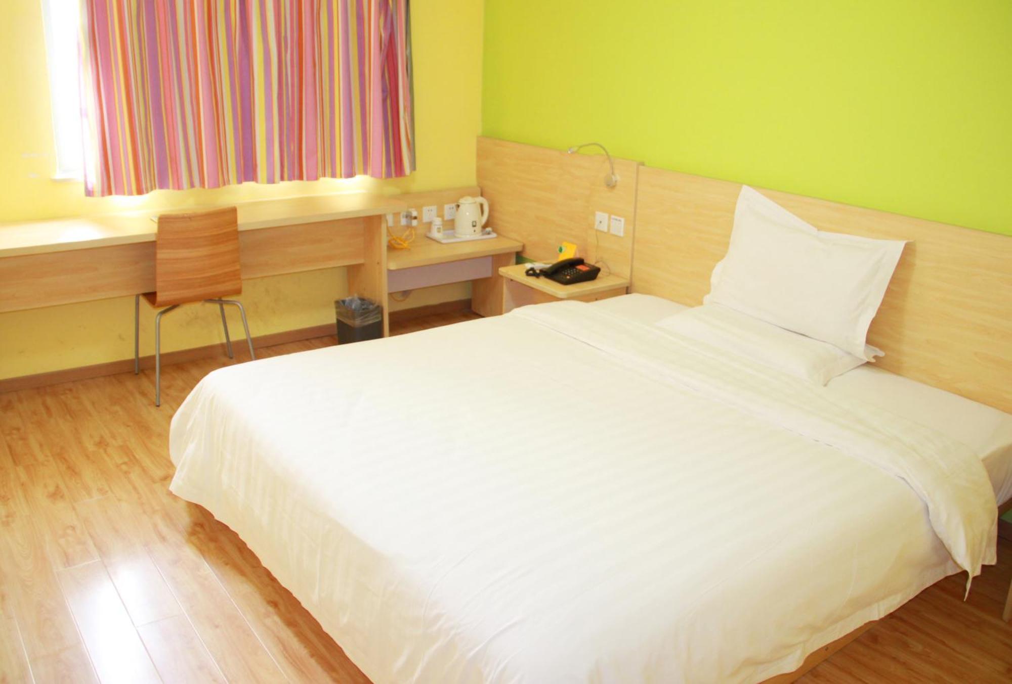 7Days Inn Guangzhou South Railway Station Huijiang Subway Station Ngoại thất bức ảnh