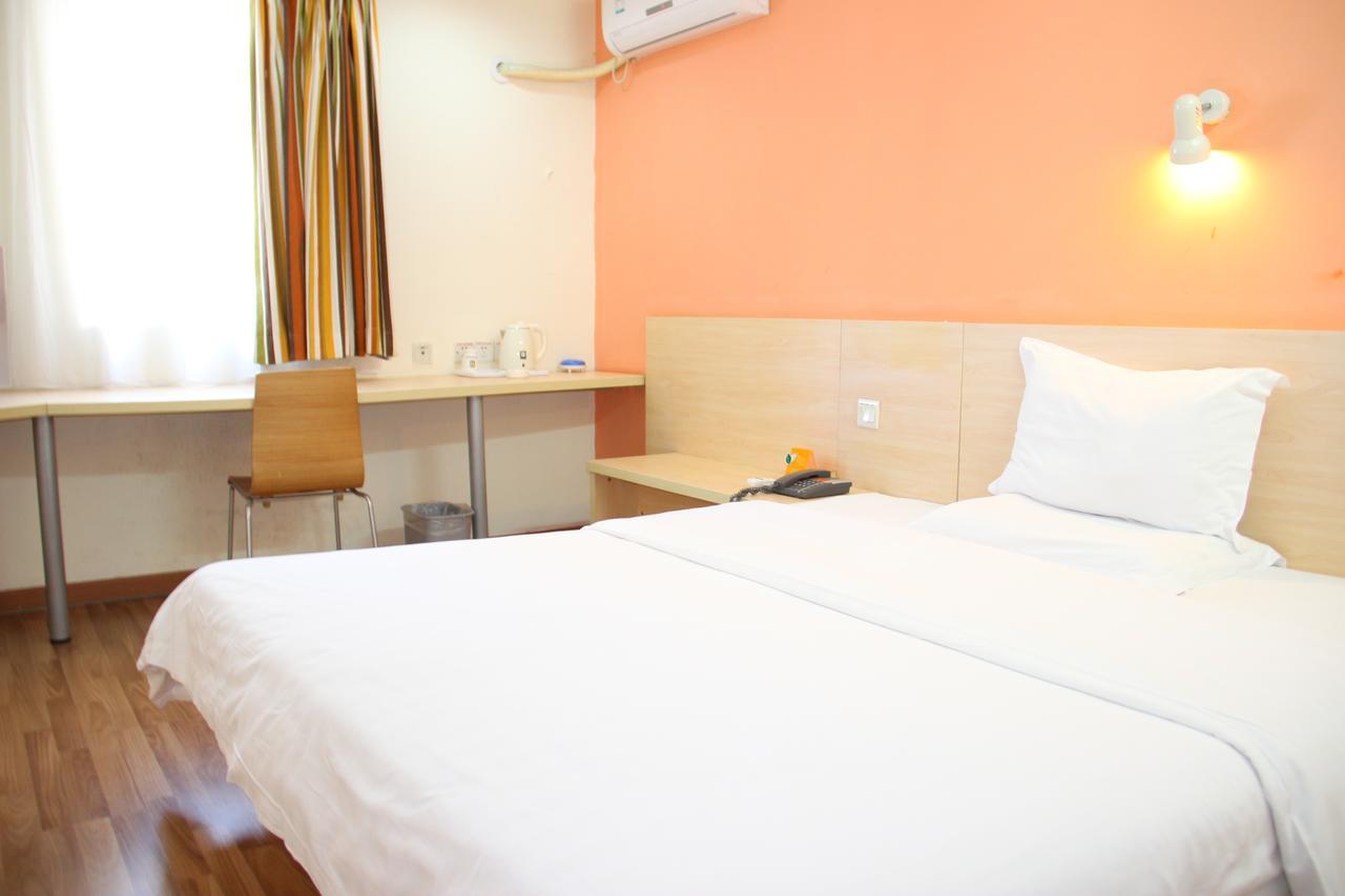 7Days Inn Guangzhou South Railway Station Huijiang Subway Station Ngoại thất bức ảnh