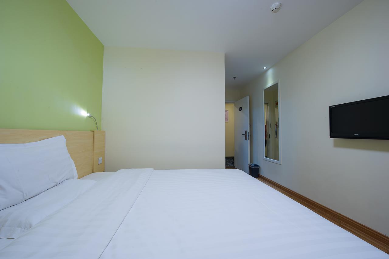 7Days Inn Guangzhou South Railway Station Huijiang Subway Station Ngoại thất bức ảnh